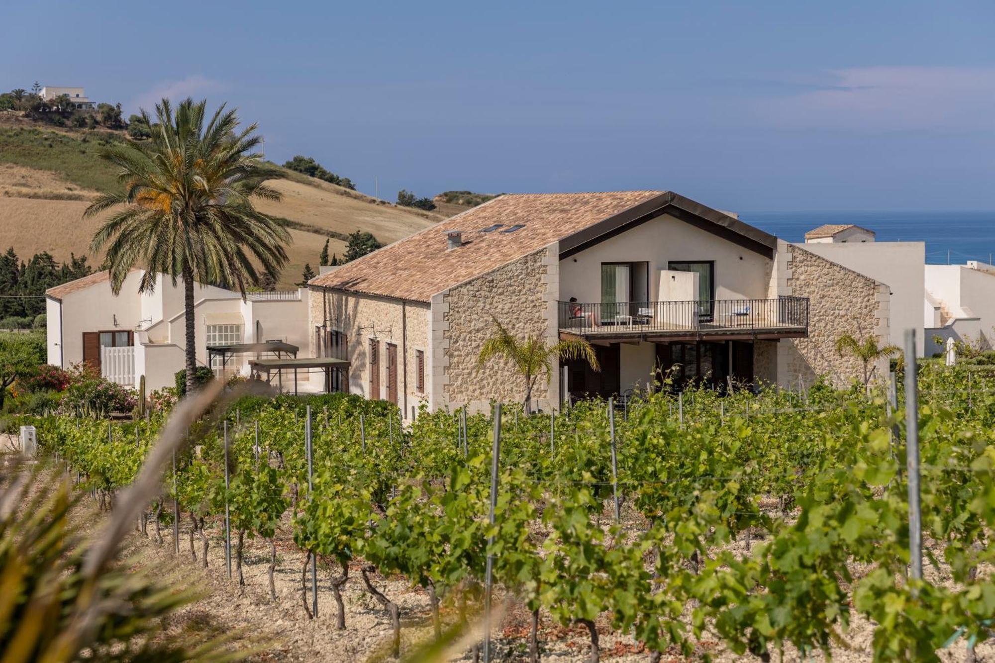 Borgo Giallonardo Wine Relais Realmonte Bagian luar foto