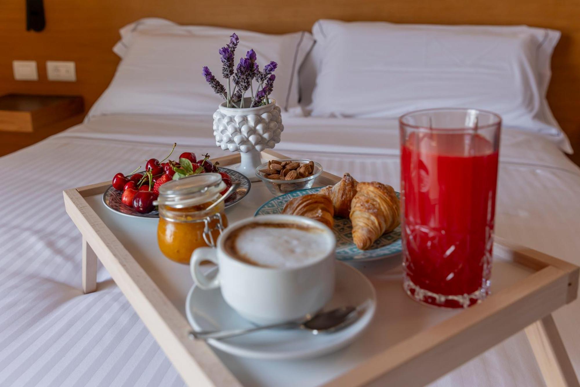 Borgo Giallonardo Wine Relais Realmonte Bagian luar foto
